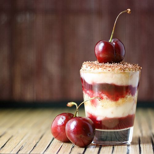 دستور تهیه دسر با گیلاس/دستور تهیه دسر برای فصل بهار