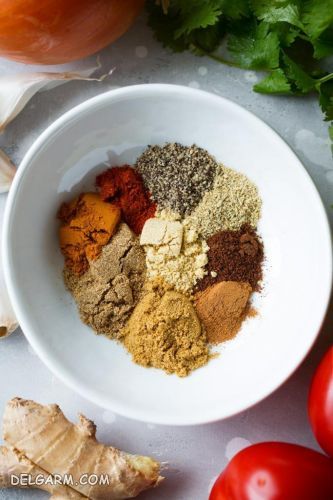دستور تهیه خورش کاری مرغ و ادویه مخصوص آن