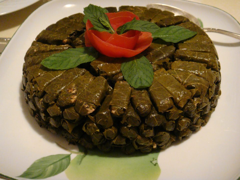 سبزی دلمه برگ مو چیست و چه خواصی دارد ؟ (مرحله به مرحله) سبزی دلمه برگ مو چیست و چه خواصی دارد ؟ (مرحله به مرحله)