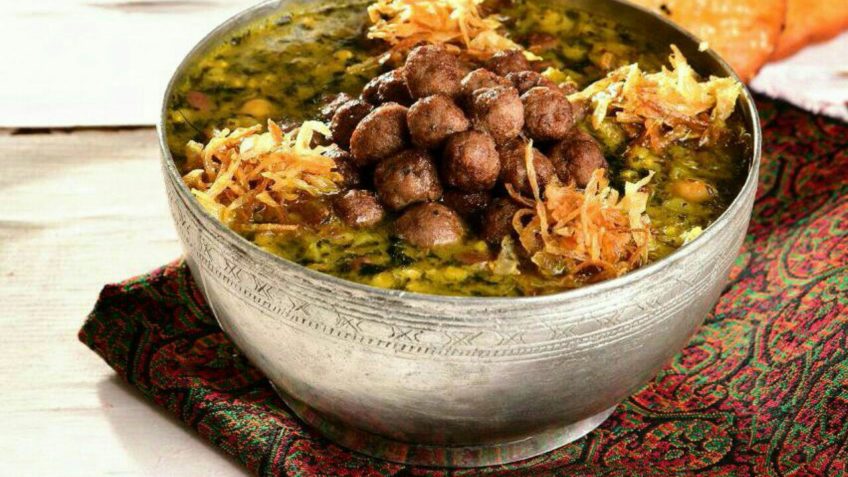 ۳ روش برای تهیه آش کلم قمری + عکس (مرحله به مرحله) ۳ روش برای تهیه آش کلم قمری + عکس (مرحله به مرحله)