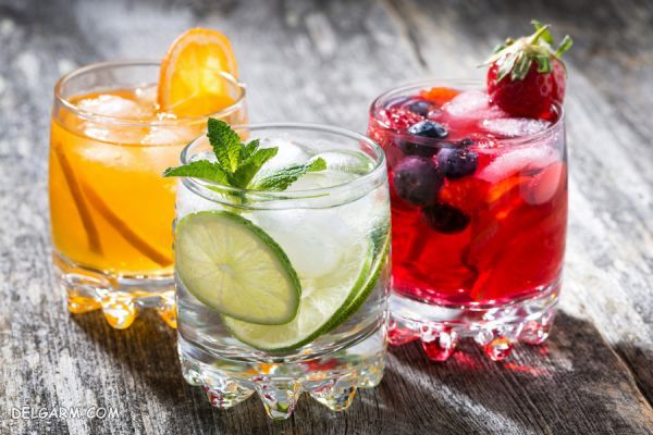 ۱۰ روش برای تهیه کوکتل میوه ساده و با بستنی + عکس