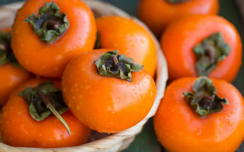 ۲ روش متفاوت برای تهیه ترشی خرمالو + نکات کلیدی (مرحله به مرحله)