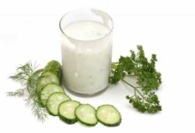 روشی آسان برای درست کردن دوغ گاز دار در منزل (مرحله به مرحله)