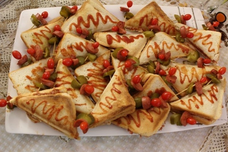 طرز پخت اسنک با کالباس با طعمی متفاوت و عالی (مرحله به مرحله) طرز پخت اسنک با کالباس با طعمی متفاوت و عالی (مرحله به مرحله)