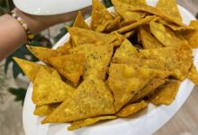 مواد لازم و آموزش چیپس ذرت خانگی (مرحله به مرحله)