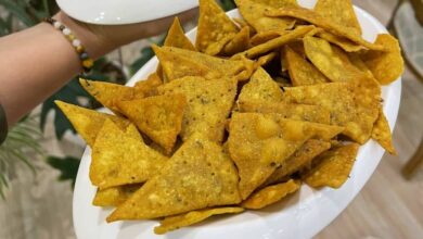 مواد لازم و آموزش چیپس ذرت خانگی (مرحله به مرحله)