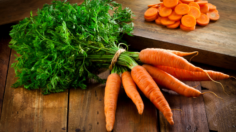 تعبیر خواب هویج 🥕 (کامل و رایگان | از نظر معبران و موضوعات مختلف) تعبیر خواب هویج 🥕 (کامل و رایگان | از نظر معبران و موضوعات مختلف)