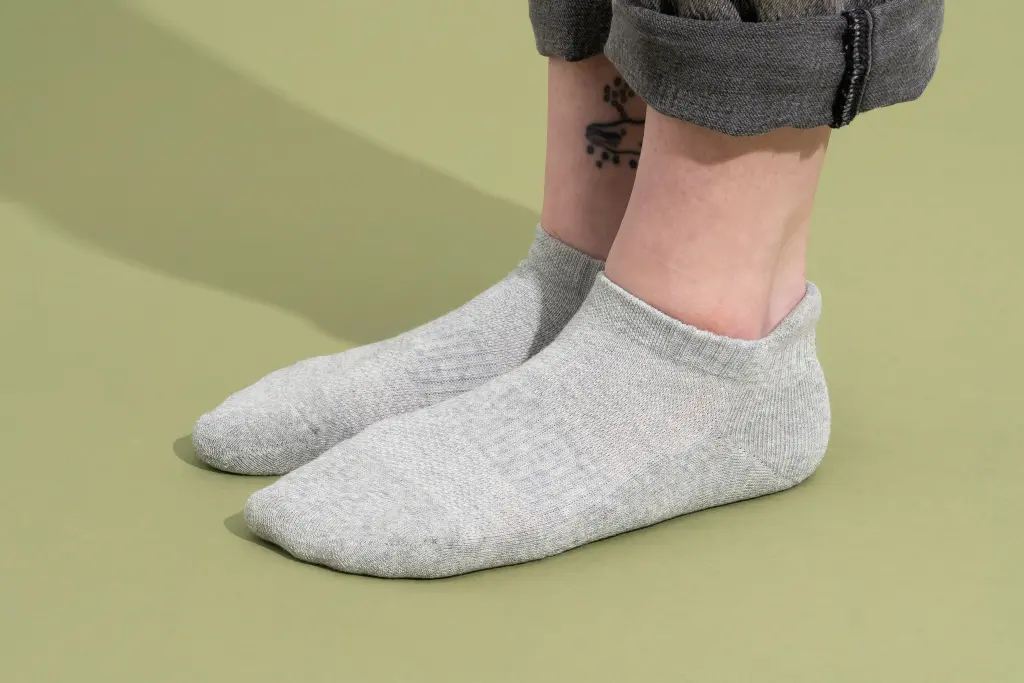 تعبیر خواب جوراب 🧦 (کامل و رایگان | از نظر معبران و موضوعات مختلف) تعبیر خواب جوراب 🧦 (کامل و رایگان | از نظر معبران و موضوعات مختلف)