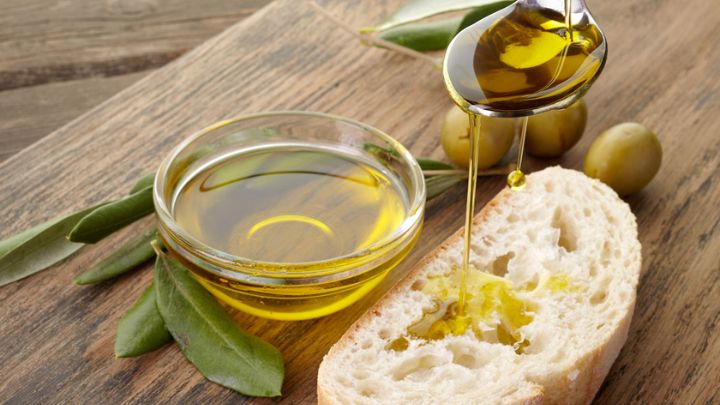 از این به بعد اینطوری از روغن زیتون در غذاها استفاده کنید از این به بعد اینطوری از روغن زیتون در غذاها استفاده کنید