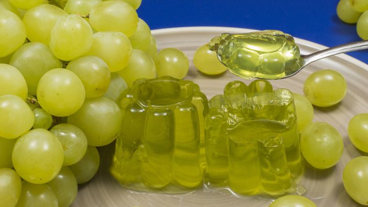 از باغ تا سفره؛ رسپی ژله انگور درشت با انگور تازه