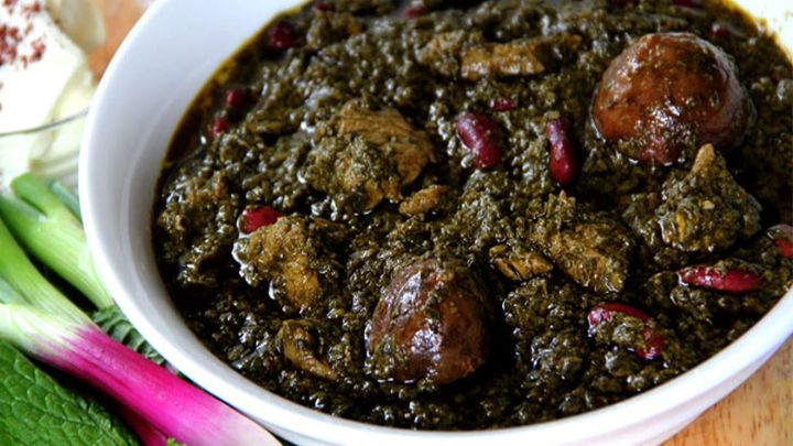 از ریختن این سبزی در قورمه‌سبزی امتناع کنید!!!