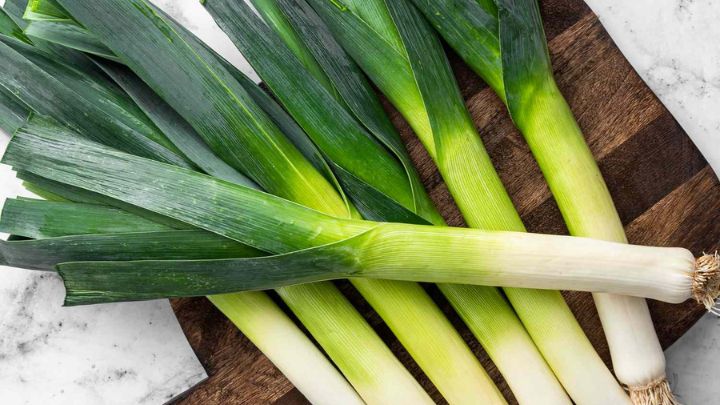 اگر پیاز نداشتیم چه کنیم؟ (جایگزین‌های پیاز در آشپزی)