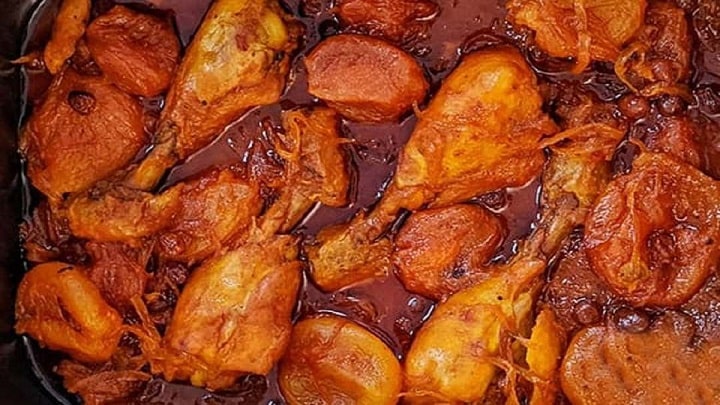 خورش آلو بخارا با مرغ (انتخابی لذیذ برای ناهار)