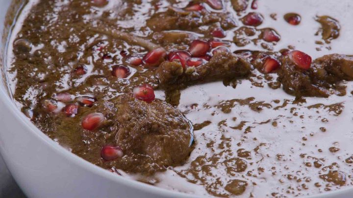 خورشت فسنجان را بدون گردو درست کنید