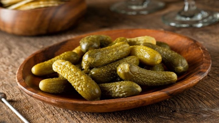 خیارشور را کجا نگهداری کنیم؟ + ترفندهای ماندگاری خیارشور را کجا نگهداری کنیم؟ + ترفندهای ماندگاری