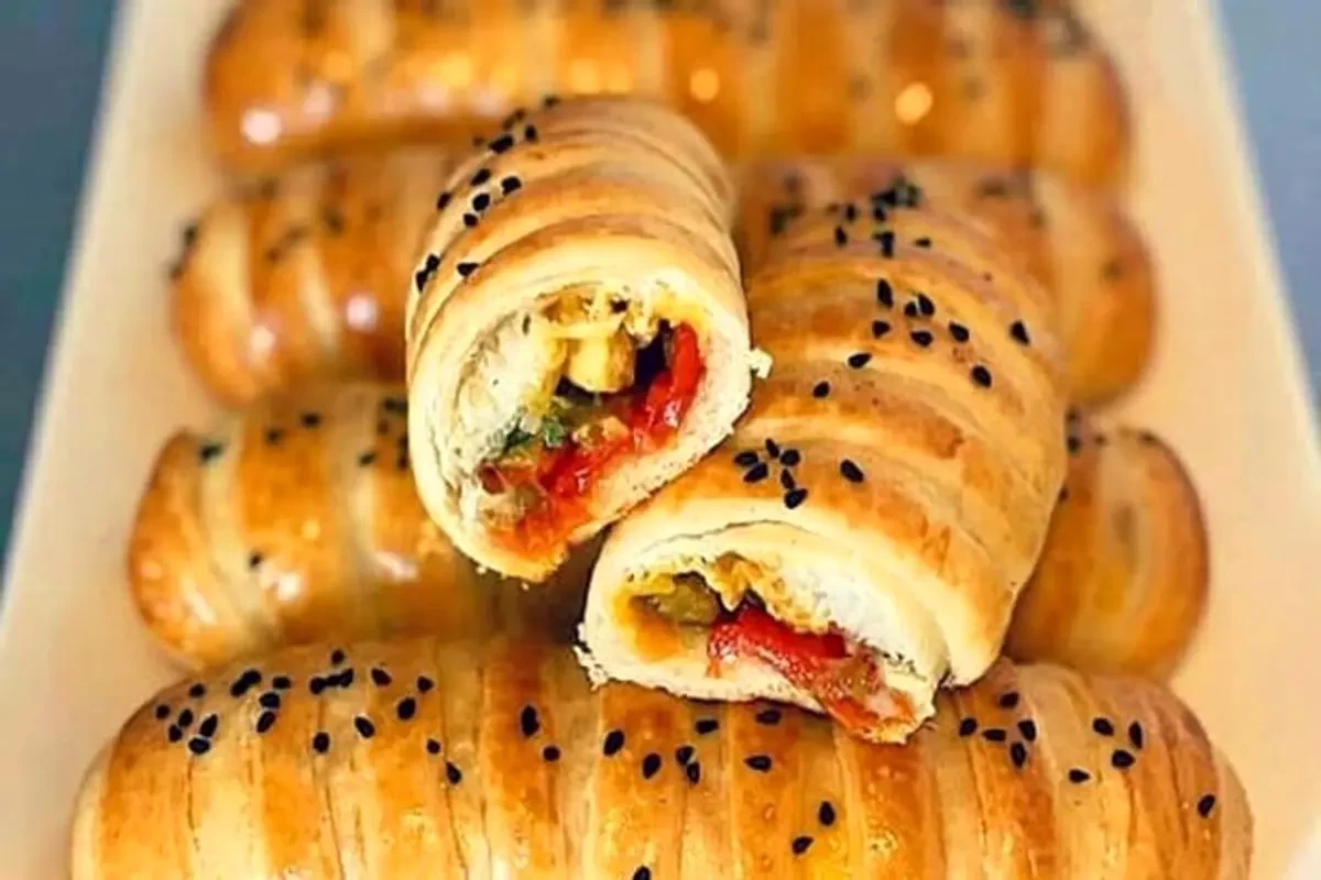 دستور تهیه اشترودل مرغ و قارچ در منزل (مرحله به مرحله)