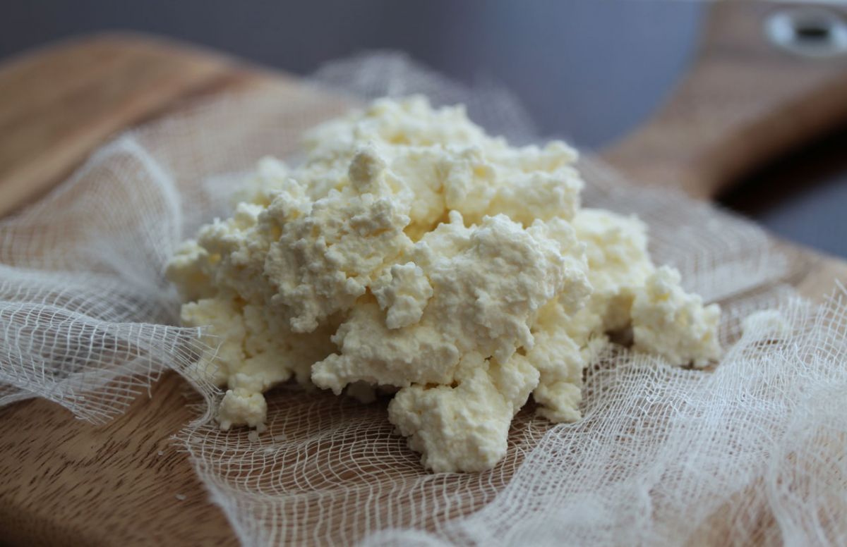 دستور تهیه تصویری جهت تهیه پنیر ریکوتا (مرحله به مرحله) دستور تهیه تصویری جهت تهیه پنیر ریکوتا (مرحله به مرحله)