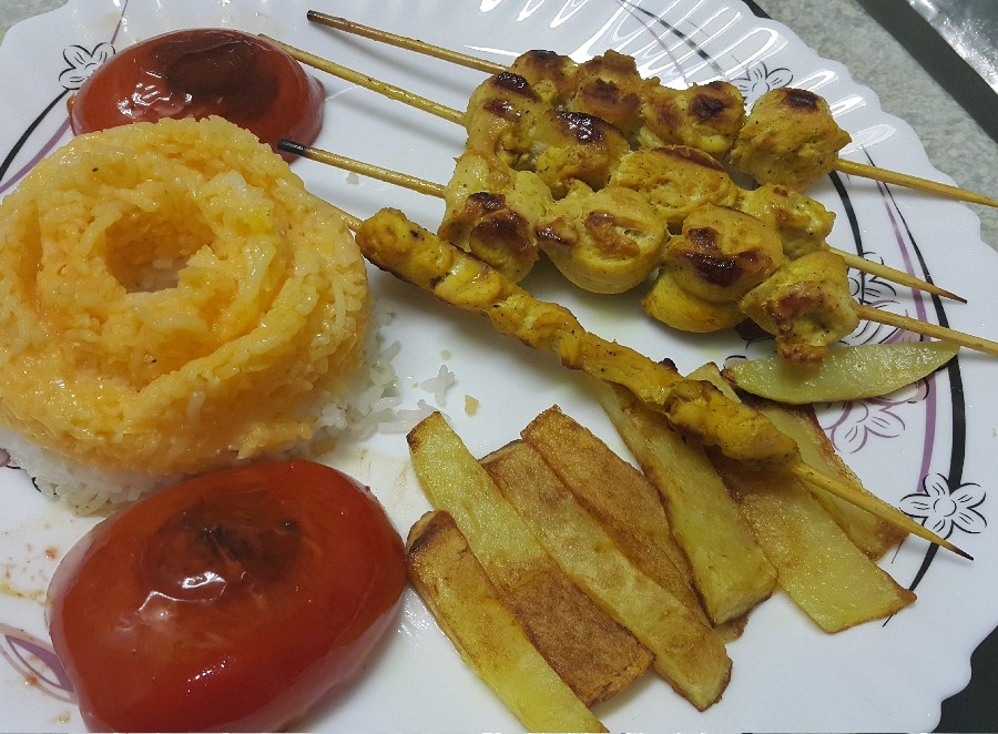 دستور تهیه تهیه جوجه کباب حلزونی با سیخ چوبی (مرحله به مرحله) دستور تهیه تهیه جوجه کباب حلزونی با سیخ چوبی (مرحله به مرحله)