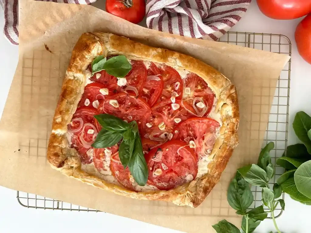دستور تهیه تهیه گالت گوجه گیلاسی و ریحان (مرحله به مرحله) دستور تهیه تهیه گالت گوجه گیلاسی و ریحان (مرحله به مرحله)