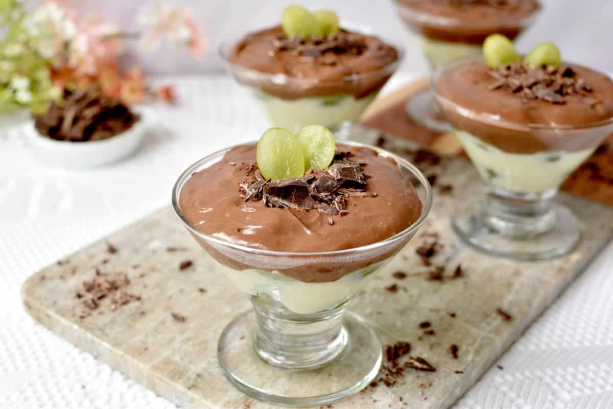 دستور تهیه تهیه ۳ مدل دسر خوشمزه با انگور (مرحله به مرحله) دستور تهیه تهیه ۳ مدل دسر خوشمزه با انگور (مرحله به مرحله)