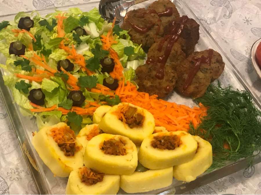 دستور تهیه دستور تهیه چند رولت با سیب زمینی ساده و خوشمزه (مرحله به مرحله)