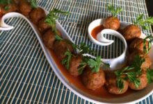 دستور تهیه قیمه ریزه با گوشت و آرد نخودچی (مرحله به مرحله)