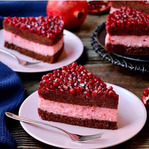 دستور تهیه مرحله به مرحله تهیه کیک انار مناسب شب یلدا (مرحله به مرحله)