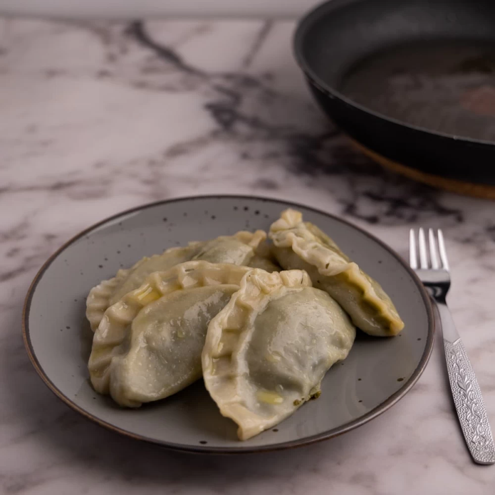 دستور تهیه و دستور تهیه پیراشکی لهستانی (مرحله به مرحله) دستور تهیه و دستور تهیه پیراشکی لهستانی (مرحله به مرحله)