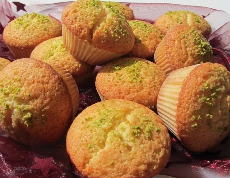 دستور تهیه کیک یزدی کیک همه کس پسند (مرحله به مرحله) دستور تهیه کیک یزدی کیک همه کس پسند (مرحله به مرحله)