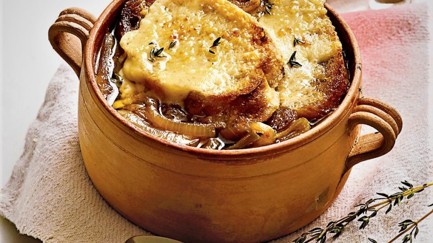 دستور تهیه ی سوپ فرانسوی پیاز : فوق العاده راحت و خوشمزه (مرحله به مرحله) دستور تهیه ی سوپ فرانسوی پیاز : فوق العاده راحت و خوشمزه (مرحله به مرحله)