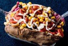 دستور تهیه ی غذای محبوب ترکیه ای (کومپیر) سیب زمینی شکم پر (مرحله به مرحله)