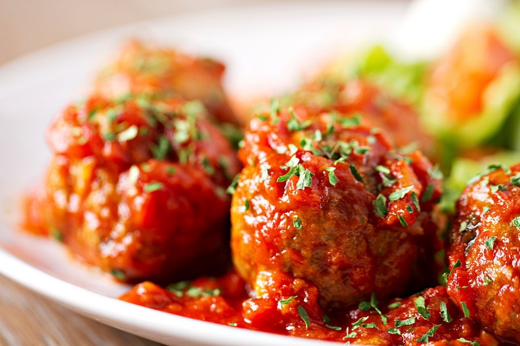 دستورالعمل دستور تهیه کوفته سوئدی (مرحله به مرحله) دستورالعمل دستور تهیه کوفته سوئدی (مرحله به مرحله)