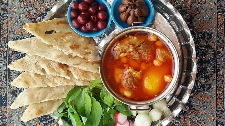 رسپی آبگوشت متفاوت با غوره (طعمی جدید) رسپی آبگوشت متفاوت با غوره (طعمی جدید)