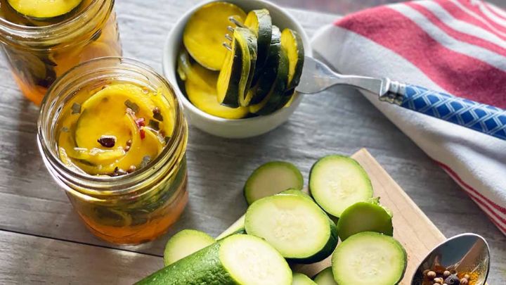 رسپی ترشی کدو سبز و پیاز؛ طعمی متفاوت و دلچسب