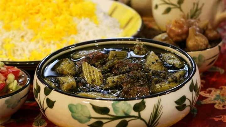 رسپی خورشت کرفس؛ نکات جا افتادن و لعاب‌دار شدن آن