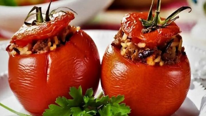 رسپی دلمه گوجه فرنگی مجلسی؛ با گوشت چرخ کرده رسپی دلمه گوجه فرنگی مجلسی؛ با گوشت چرخ کرده
