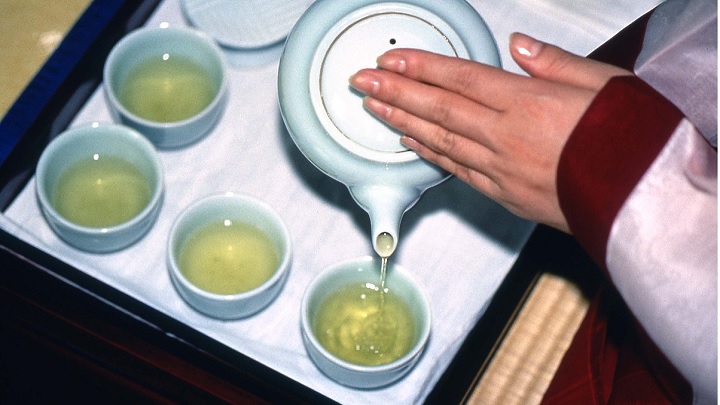 رسپی دمنوش آویشن و عناب + زمان مصرف رسپی دمنوش آویشن و عناب + زمان مصرف