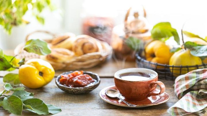 رسپی دمنوش به و زعفران + بهترین زمان مصرف