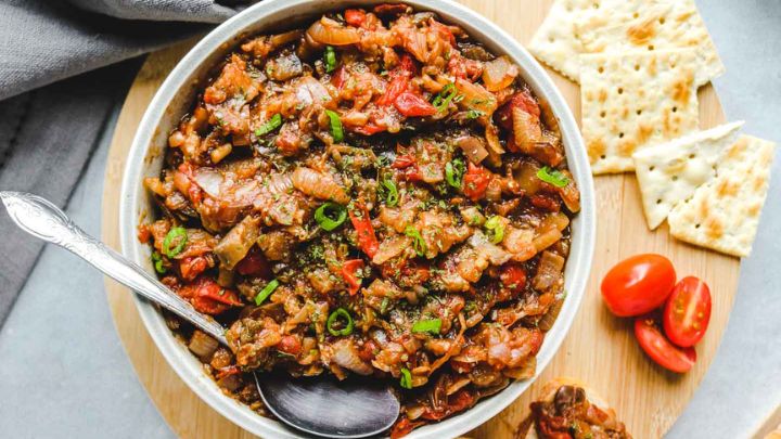 رسپی دیپ بادمجان کبابی و سیر؛ یک پیش‌غذای سریع و آسان