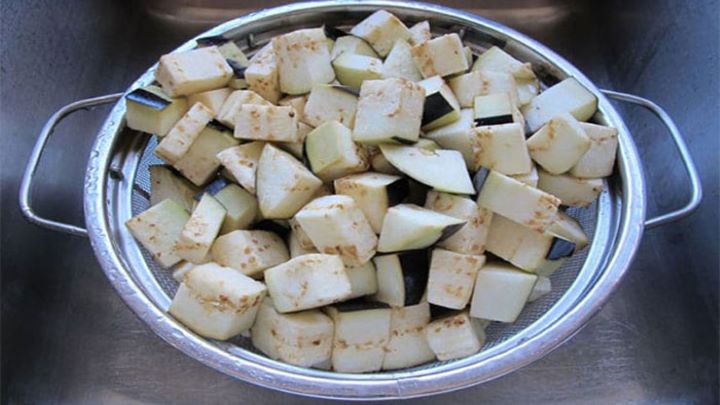 رسپی شور بادمجان خانگی بدون نیاز به سرکه