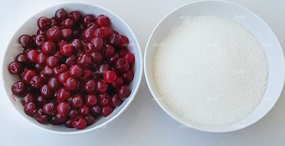 رسپی مربای آلبالو به روش خانگی؛ خوشرنگ و خوشمزه