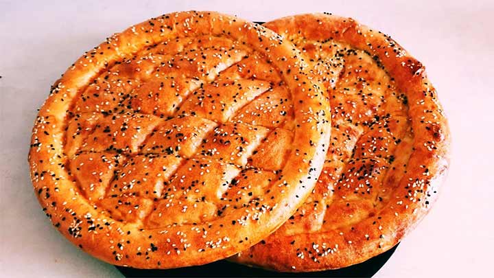 رسپی نان فطیر خانگی؛ یک پایه عالی برای صبحانه‌های متنوع