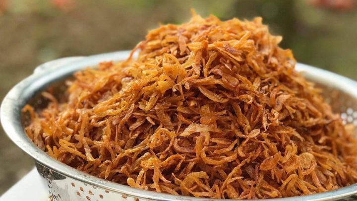 رسپی پیاز داغ چیپسی خانگی؛ خوش‌طعم و مجلسی