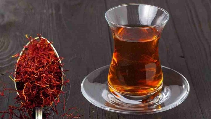 رسپی چای زعفرانی خوشرنگ + بهترین زمان مصرف