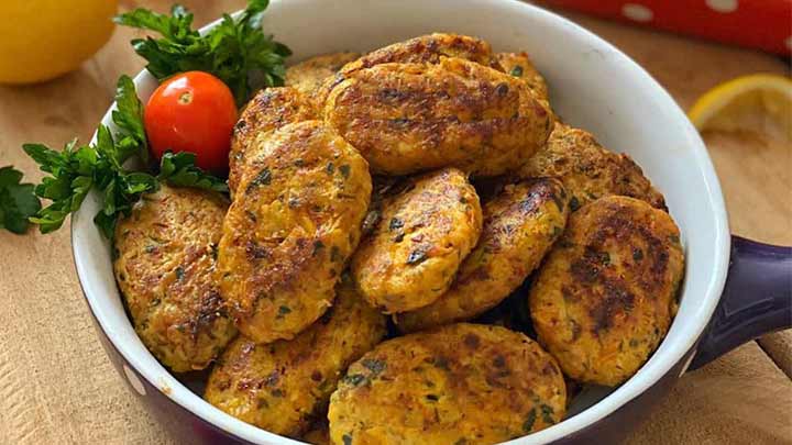 رسپی کوکو سیب زمینی با سبزیجات معطر؛ ساده و نوستالژیک رسپی کوکو سیب زمینی با سبزیجات معطر؛ ساده و نوستالژیک