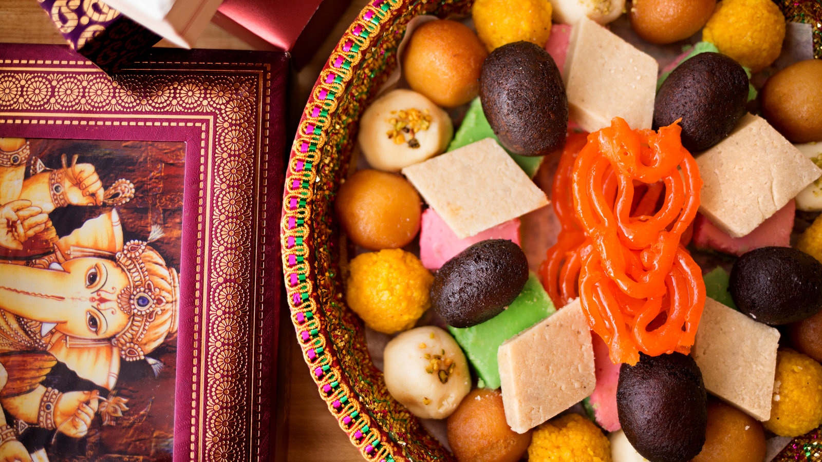 دستور تهیه شیرینی اسپشیال در منزل (مرحله به مرحله) دستور تهیه شیرینی اسپشیال در منزل (مرحله به مرحله)