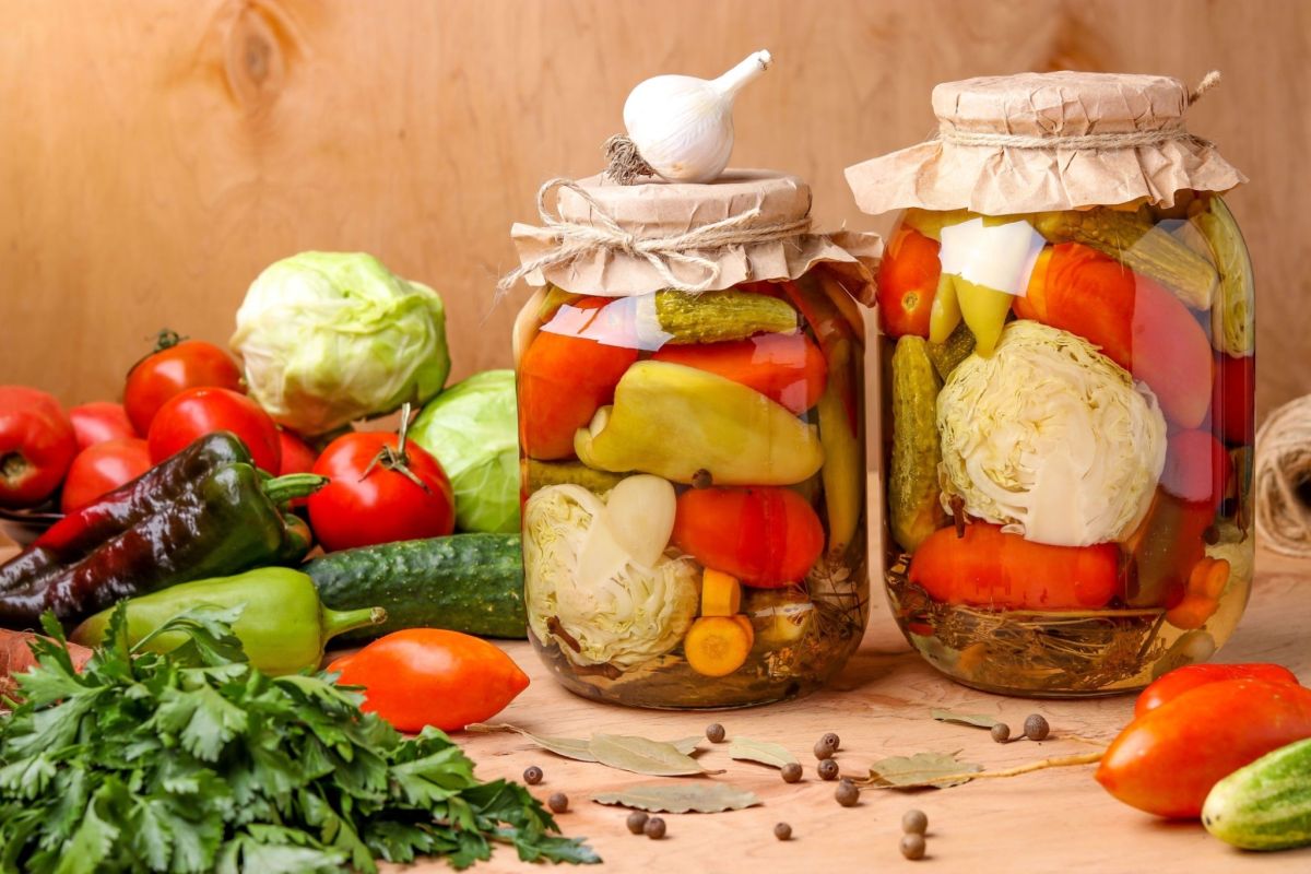 دستور تهیه 3 مدل ترشی سبزیجات ارمنی (مرحله به مرحله) دستور تهیه 3 مدل ترشی سبزیجات ارمنی (مرحله به مرحله)