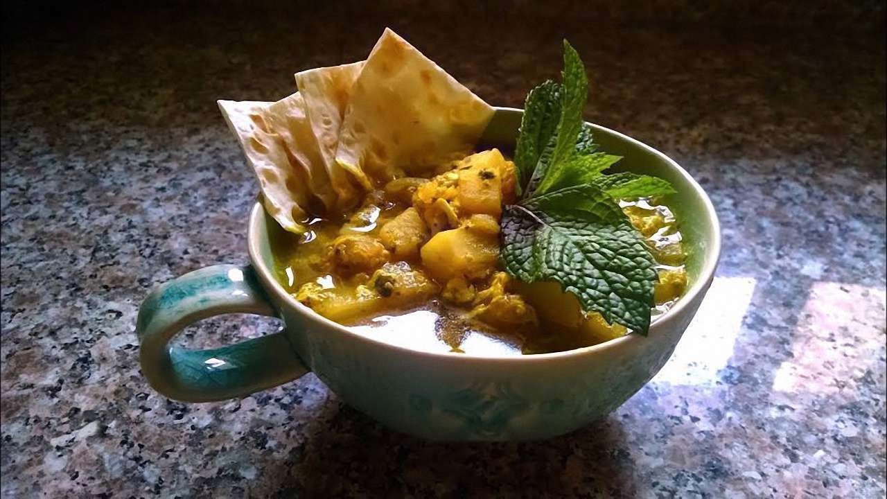 دستور تهیه اشکنه ماست خانگی ساده و خوشمزه (مرحله به مرحله)