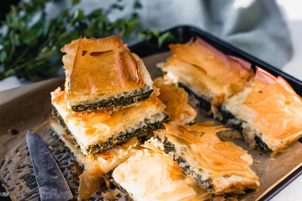 دستور تهیه بورک اسفناج و قارچ به روش اصلی (مرحله به مرحله)