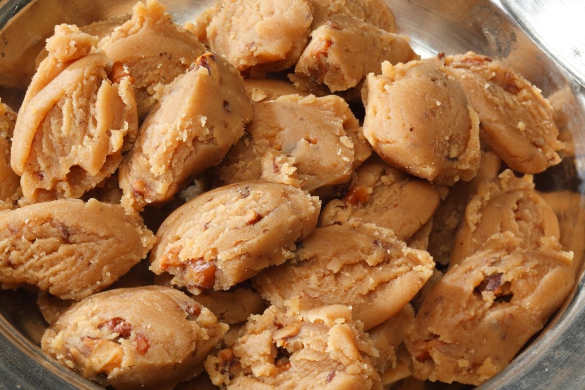 دستور تهیه حلوا انجیر خوشمزه و مجلسی با آرد برنج (مرحله به مرحله) دستور تهیه حلوا انجیر خوشمزه و مجلسی با آرد برنج (مرحله به مرحله)